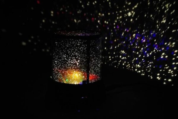 Lampa de veghe si relaxare Star Master cu proiector stele, efecte lumina