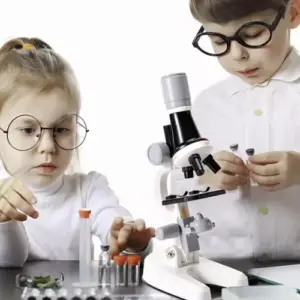 Microscop educational digital pentru copii Kruzzel cu marire 1200X, iluminare LED, accesorii incluse, 22 x 12.5 x 8 cm