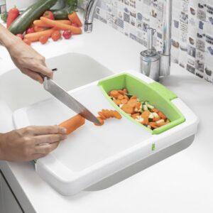 Tabla de tocat extensibila 3-in-1 PractiCut InnovaGoods, cu tava, scurgere si recipient, Alb Verde
